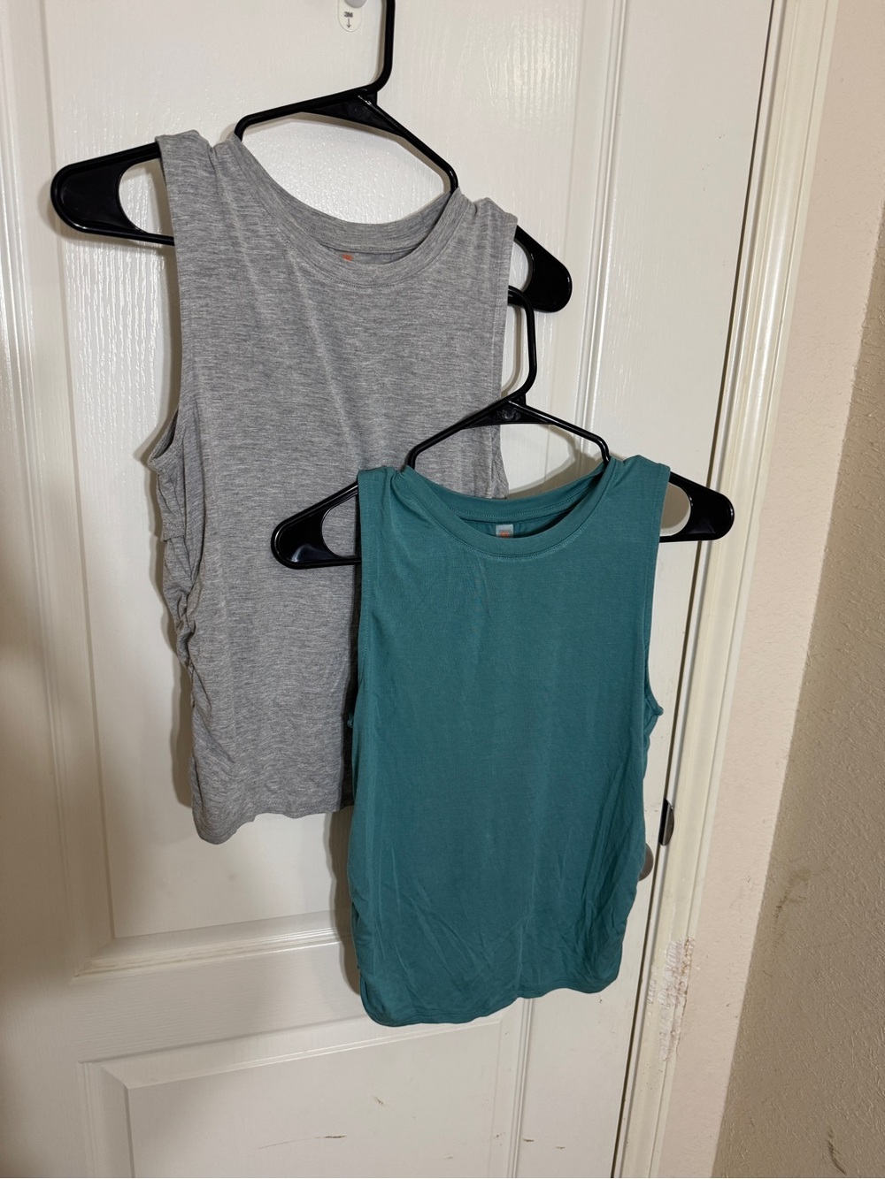 Mono B Womens Activewear Tank Top Bundle Ruched Sides Cross Back Workout Tops L